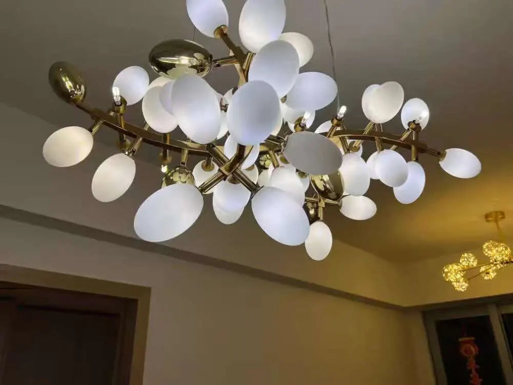 Harris Valiant Chandelier, Horizontal
