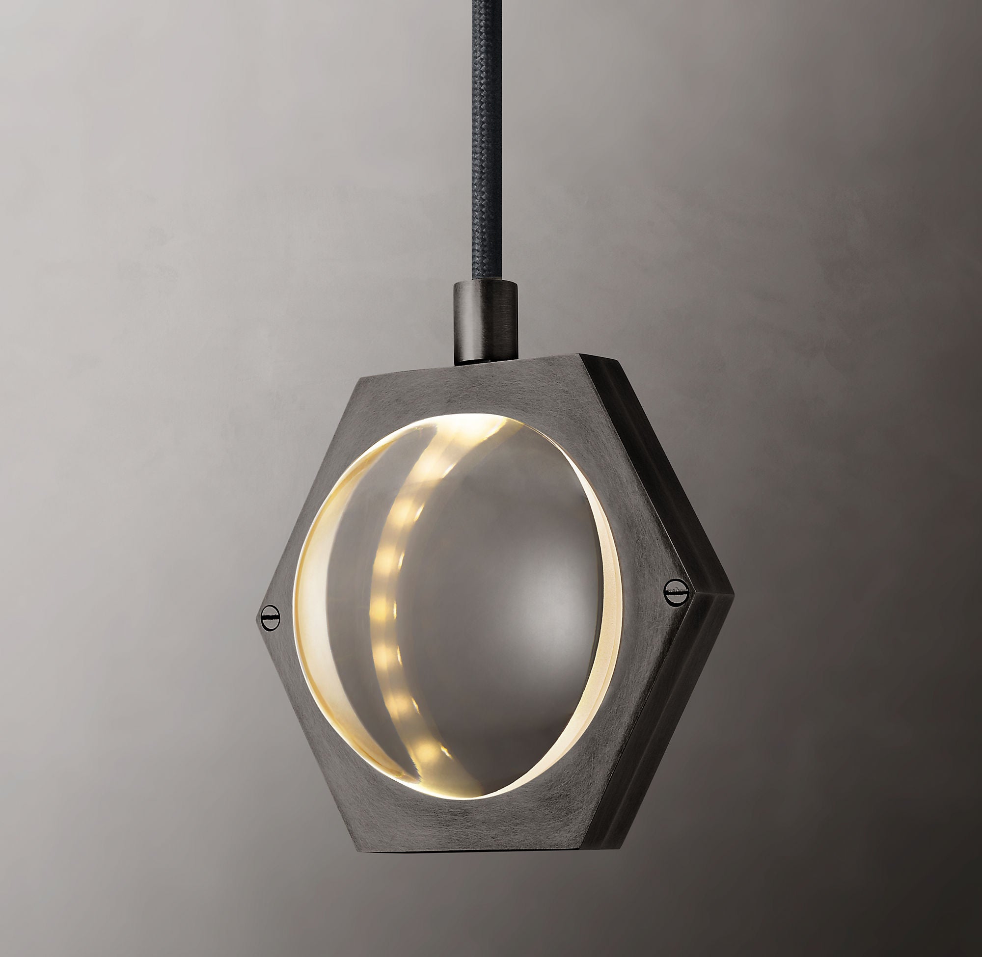 Ecbalant Pendant 5"W
